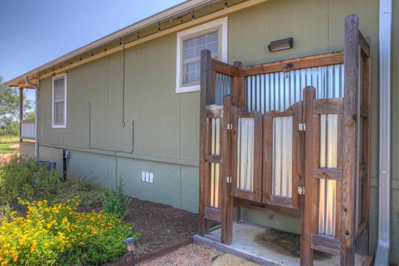Vaughan W/Hot Tub And Grill Fredericksburg Exterior photo
